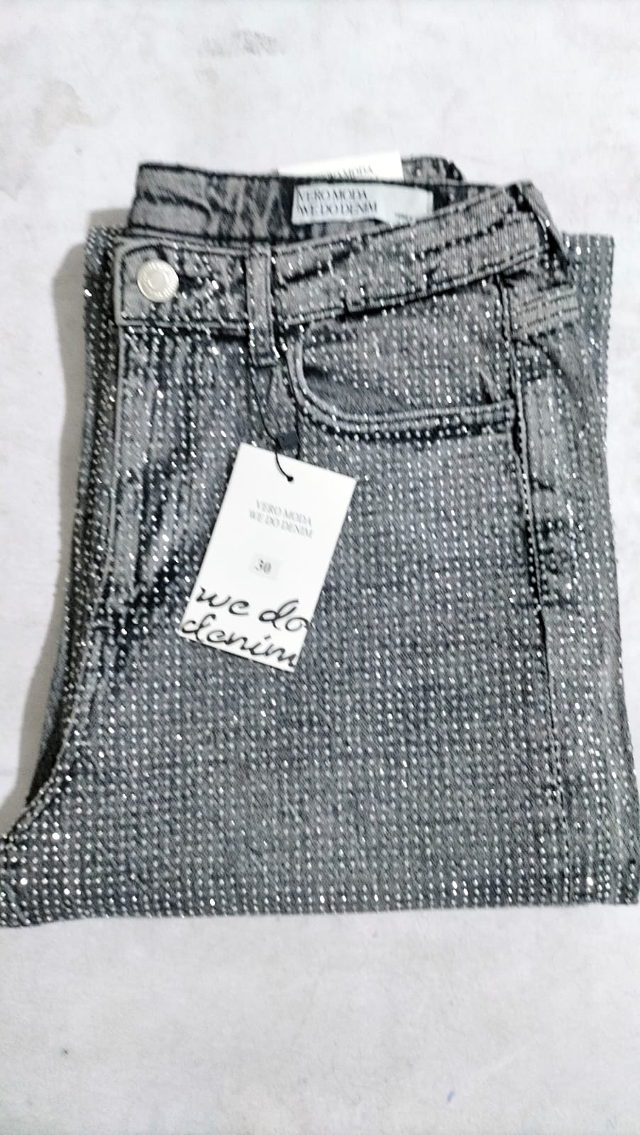 High rise Loose Fit Jeans with stone