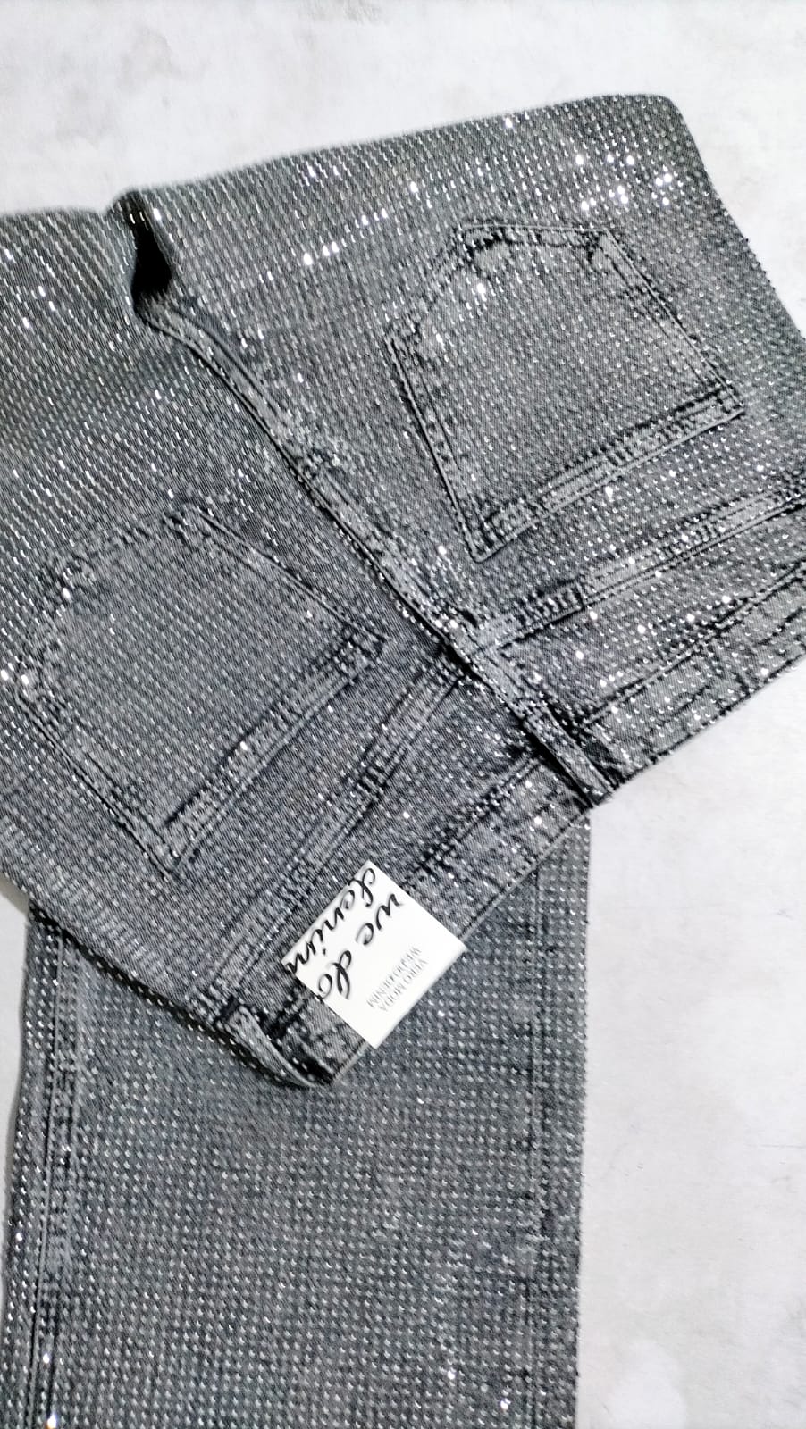 High rise Loose Fit Jeans with stone