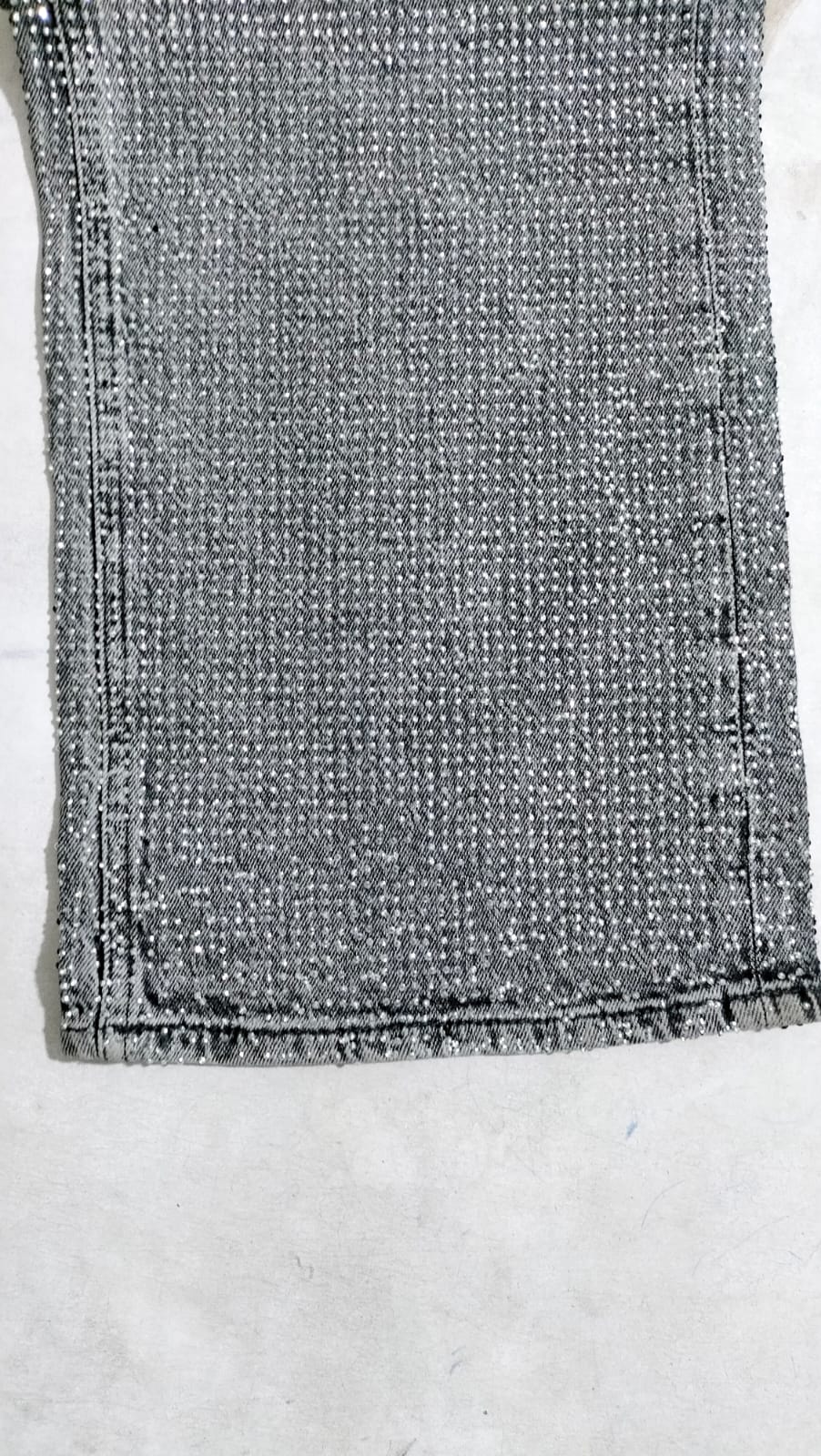 High rise Loose Fit Jeans with stone